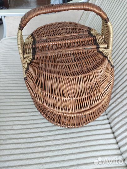 Корзина плетеная большая с крышкой
