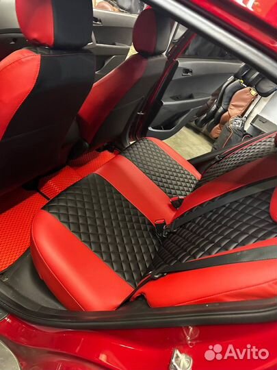 Швея портной в ателье