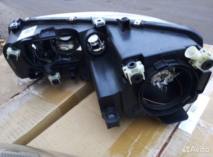 Фара правая Mazda 6 GG 2002-2005 галоген