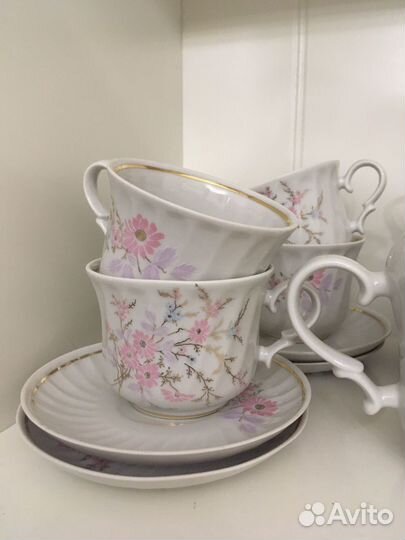 Фарфоровый чайный сервиз