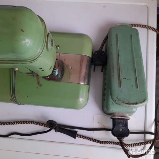 Швейная машина Волга