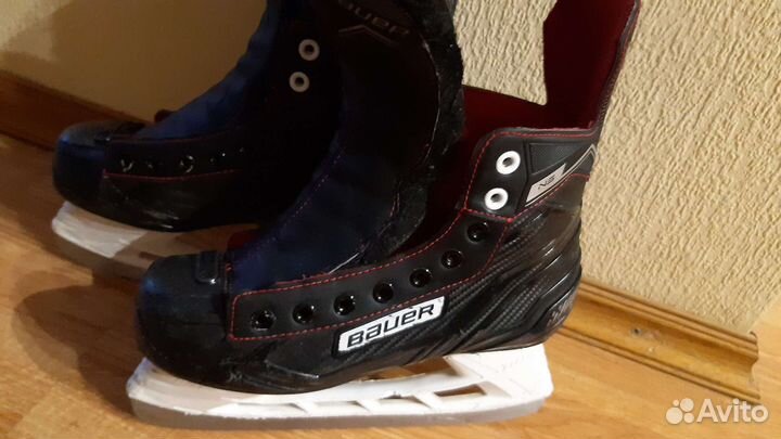 Коньки хоккейные