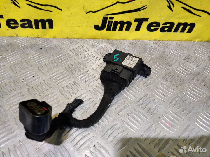 Блок управления топливным насосом Audi S4 Avant B8