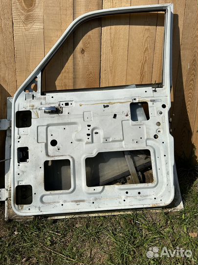 Двери на волгу Газ 3110
