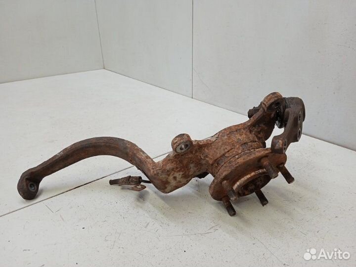 Кулак поворотный передний правый Mazda Millenia