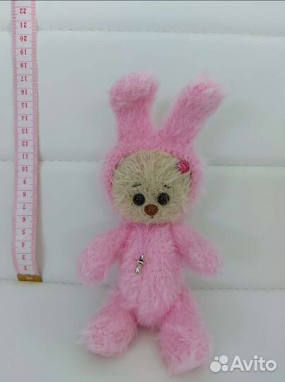 Зайцы с капюшонами, могут сидеть