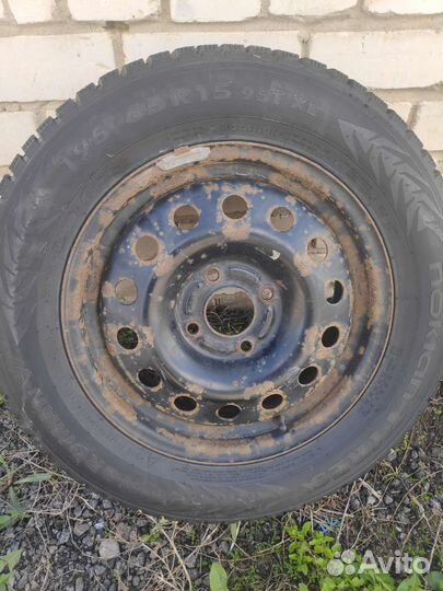 Комплект колес с колпаками на форд фьюжн