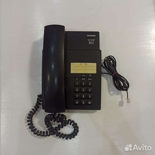 Кнопочный телефон