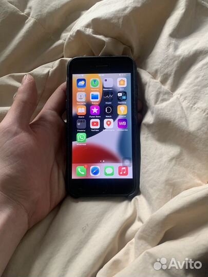 Телефон iPhone 7
