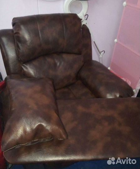 Кожаное кресло реклайнер. Реклайнер