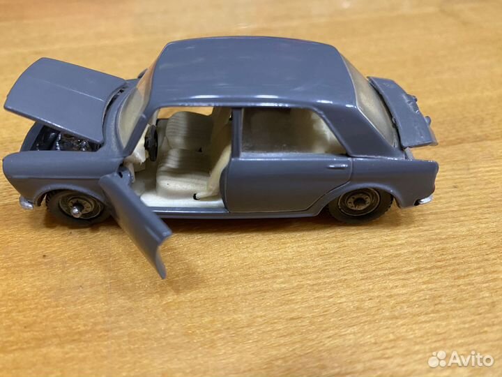 Модель авто 1:43 innocenti morris IM3 СССР