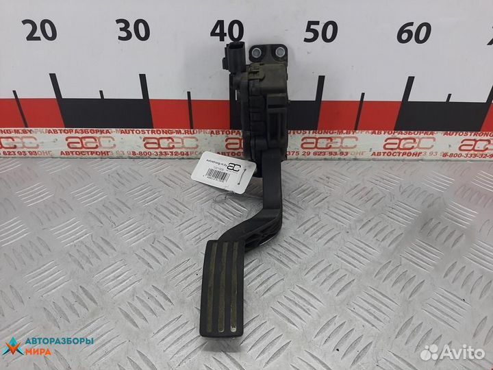 Педаль Ford Fiesta 5 2004 1530737