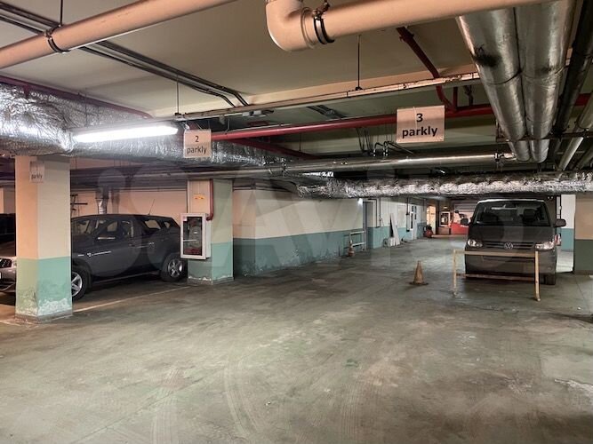 Машиноместо, 14 м²