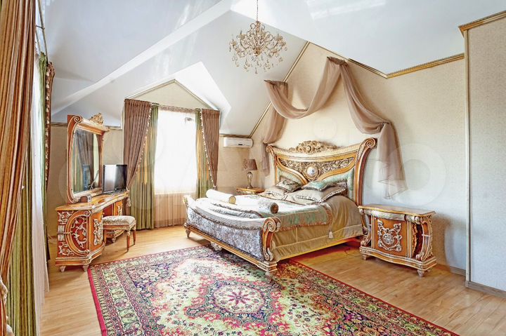 Коттедж 300 м² на участке 9,4 сот.