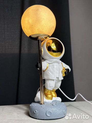 Ночник космонавт с луной
