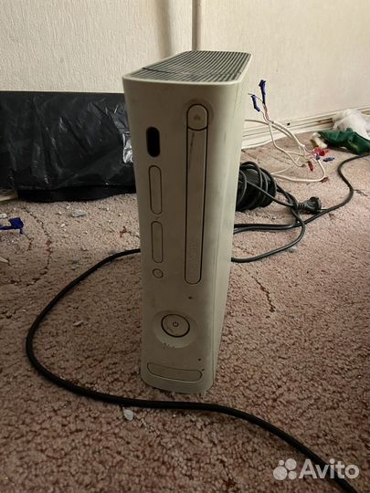 Xbox 360 с джойстиком
