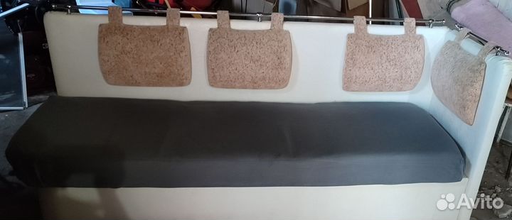 Мягкий кухонный уголок с местом для хранения