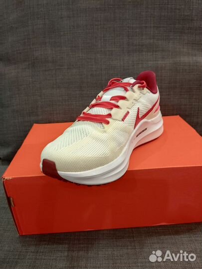 Nike Air Max zoom structure 25 prm для бега