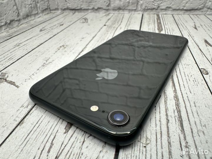 iPhone 8, 64 ГБ