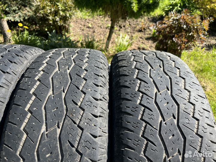 Toyo Open Country A/T Plus 215/65 R16 98H