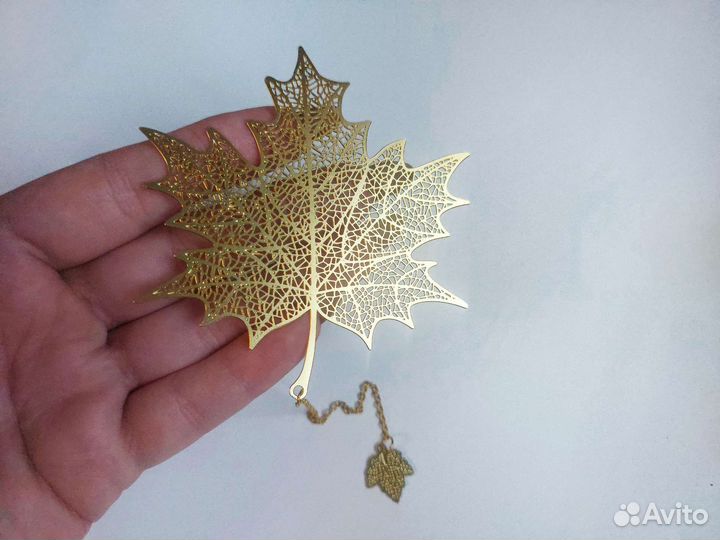 Металлическая закладка для книги