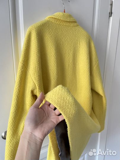Пальто желтое River island