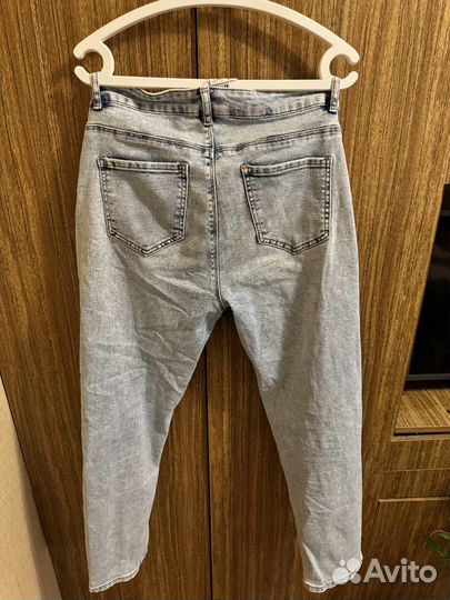 Джинсы бананы