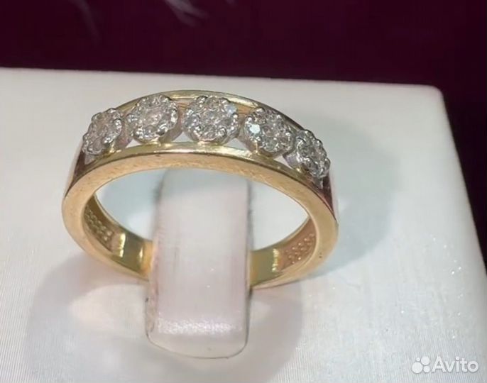 Золотое кольцо с бриллиантами