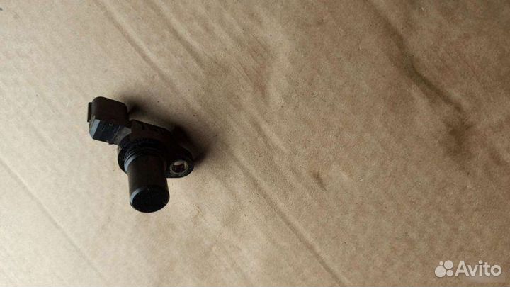 Датчик положения распредвала Mitsubishi Carisma 1