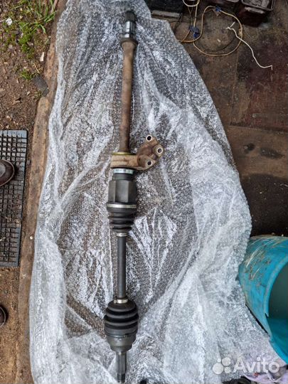 Привод передний правый и левый Мазда 3 бк АКПП 1.6