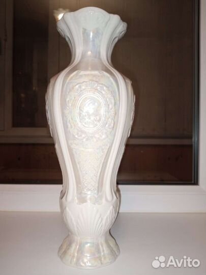 Ваза с объемными цветами