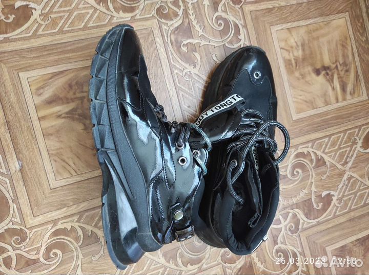 Кроссовки для девочки