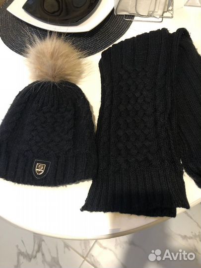 Шапка и шарф для ребенка