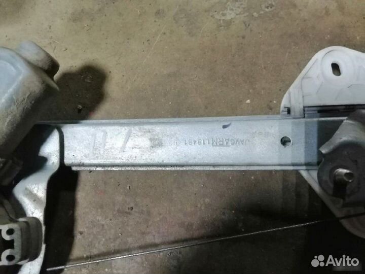 Стеклоподъемник передний левый Renault Logan