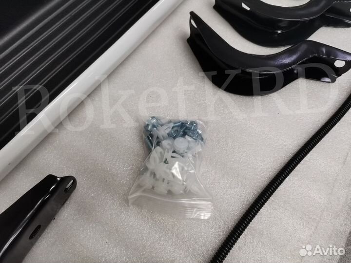 Подножки Toyota Land Cruiser 200 Подсветка