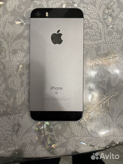 iPhone SE, 32 ГБ