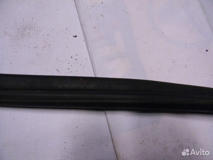 Уплотнитель (внутри) Astra H / Family 2004-2015