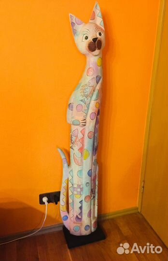 Деревянные статуэтки коты