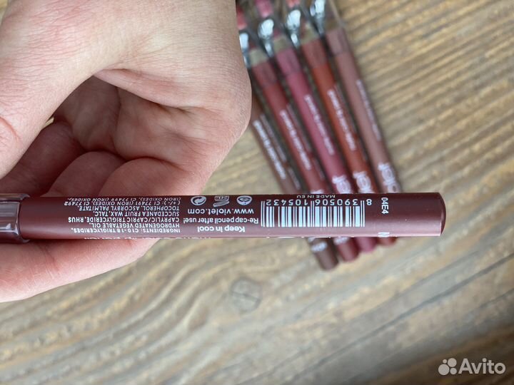 Карандаш для губ новый