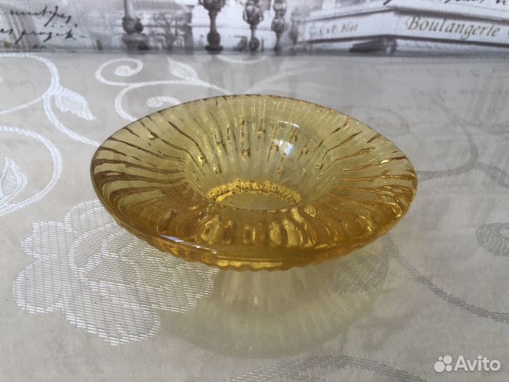 Пепельница СССР желтое стекло