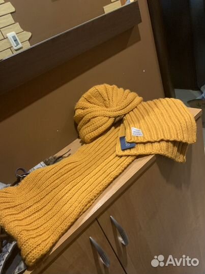 Комплект шапка и шарф новый