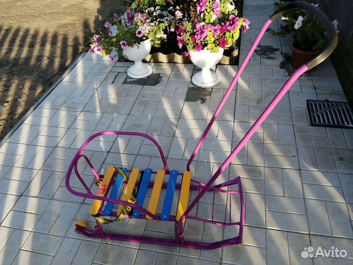 Санки с колёсами и чехлом