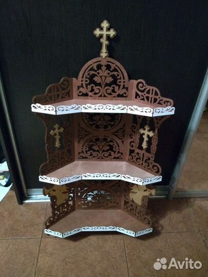 Угловая полка для икон