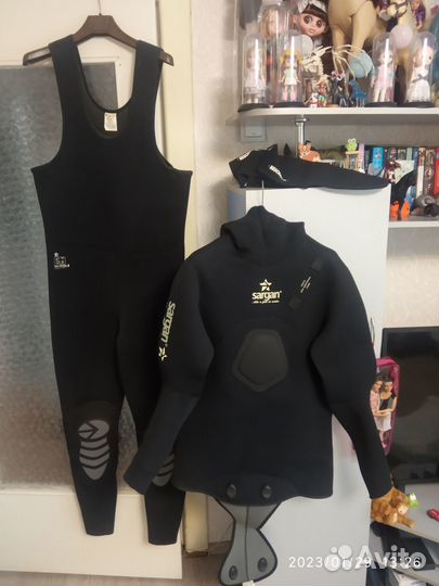 Костюм для подводного плавания