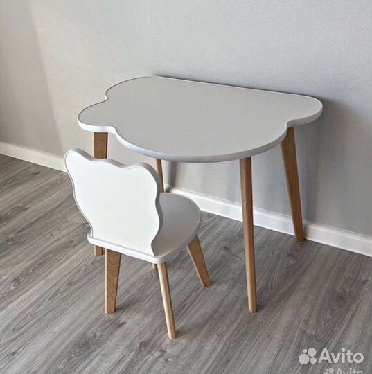 Детский стол и стул 
