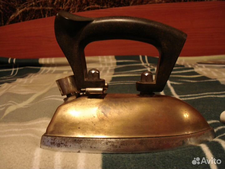 Древний утюг