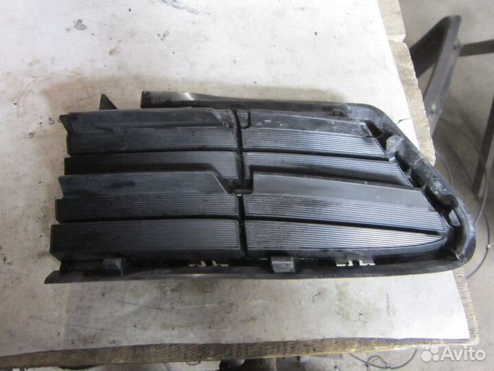 Решетка в бампер левая Toyota RAV 4 2013 (до 2015