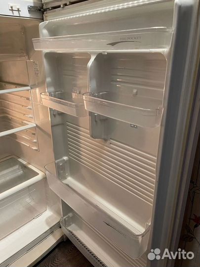 Холодильник Sharp