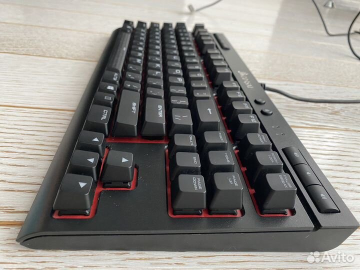 Игровая клавиатура corsair K 63 cherry mx red