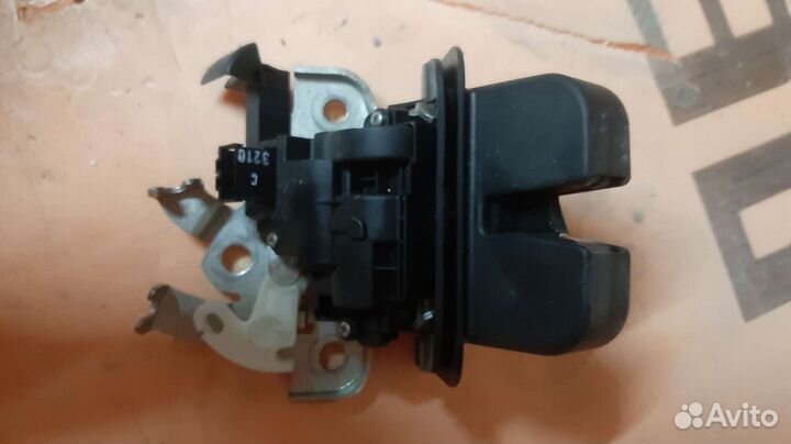 Замок багажника ауди а3 8р